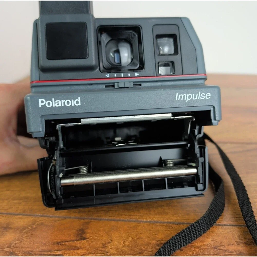 Polaroid Impulse Instant Film Camera 600 With Strap Great Condition Un-Tested